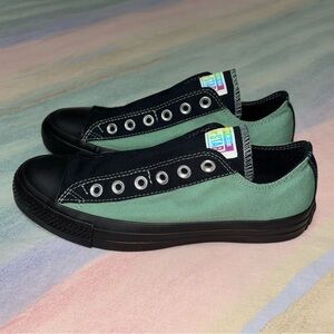 Converse All Star Slip On Canvas women’s size 8 Sneakers